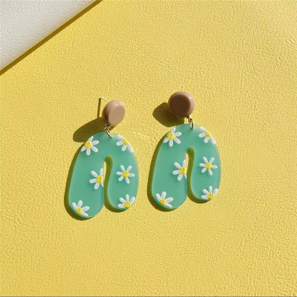 Clay Ceramic Daisy Dangle Drop Statement Earrings